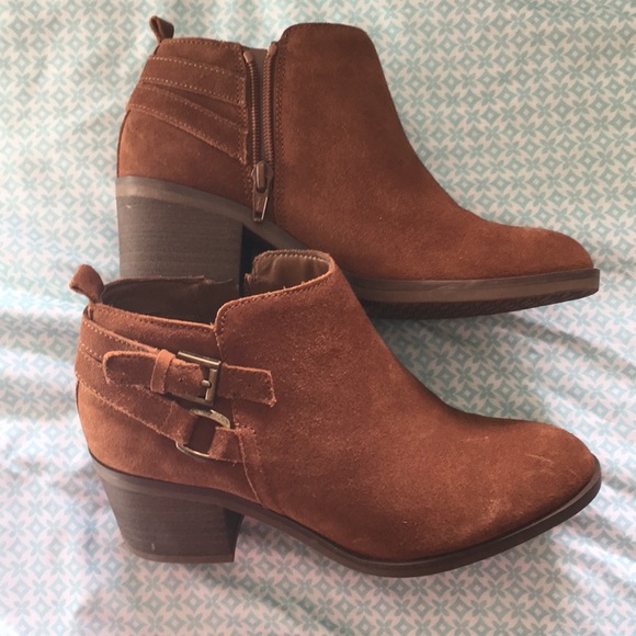 Forever 21 Shoes - BRAND NEW HEEL BOOTIES